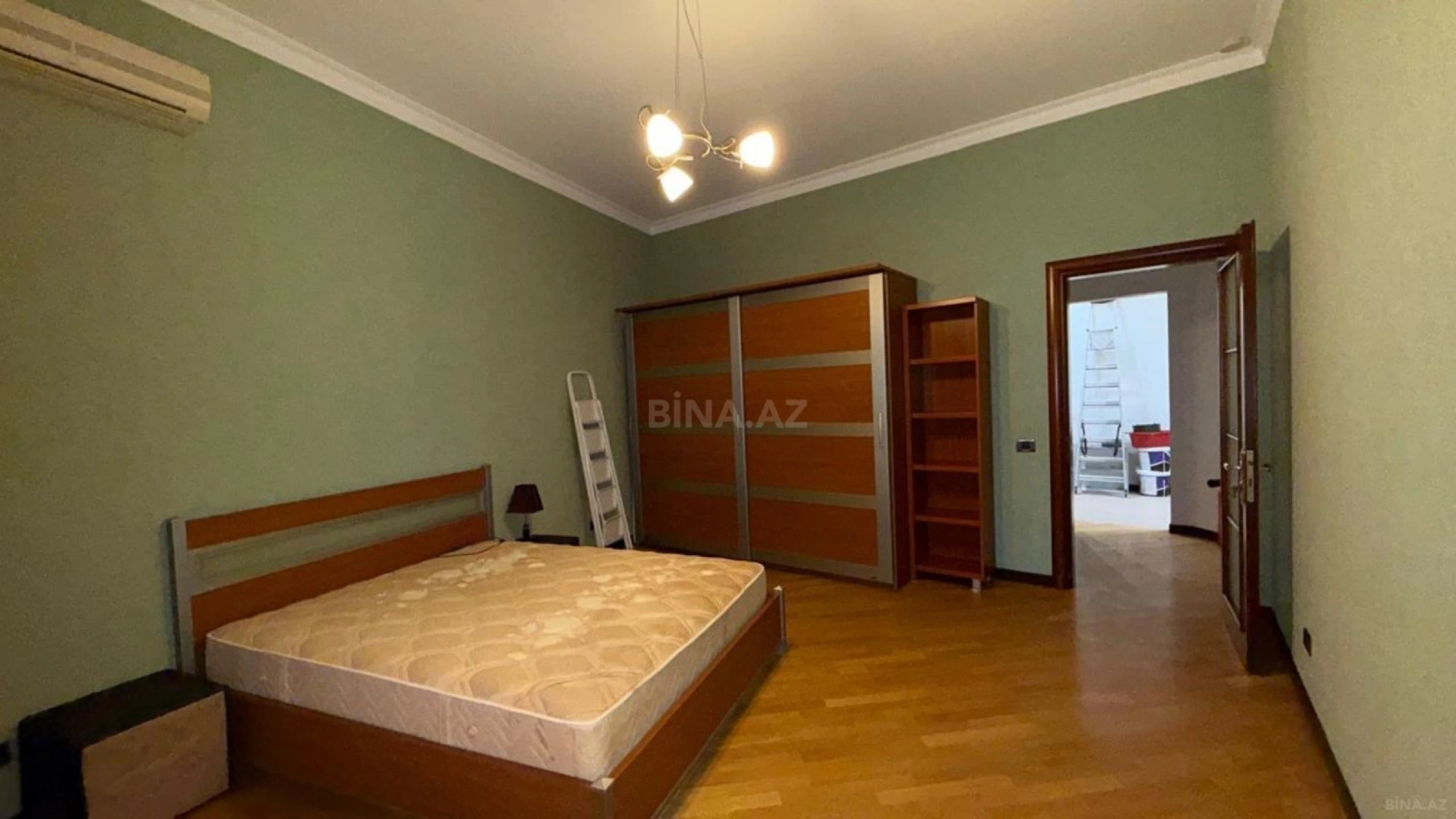 Kirayə verilir 3 otaqlı mənzil 175 m²