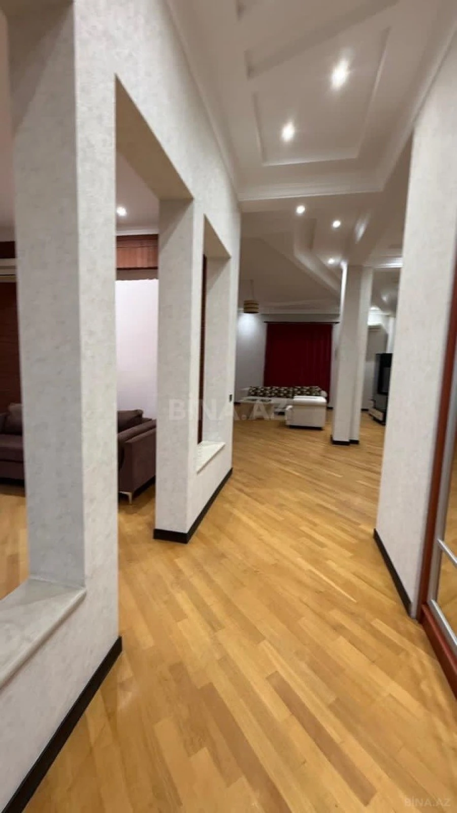 Kirayə verilir 3 otaqlı mənzil 175 m²