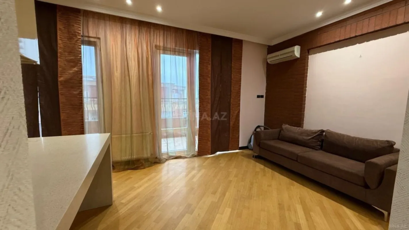 Kirayə verilir 3 otaqlı mənzil 175 m²