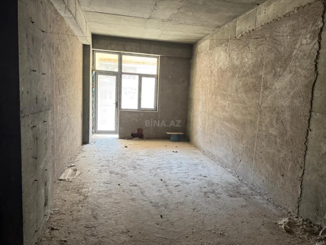 Satılır 4 otaqlı mənzil 255 m²