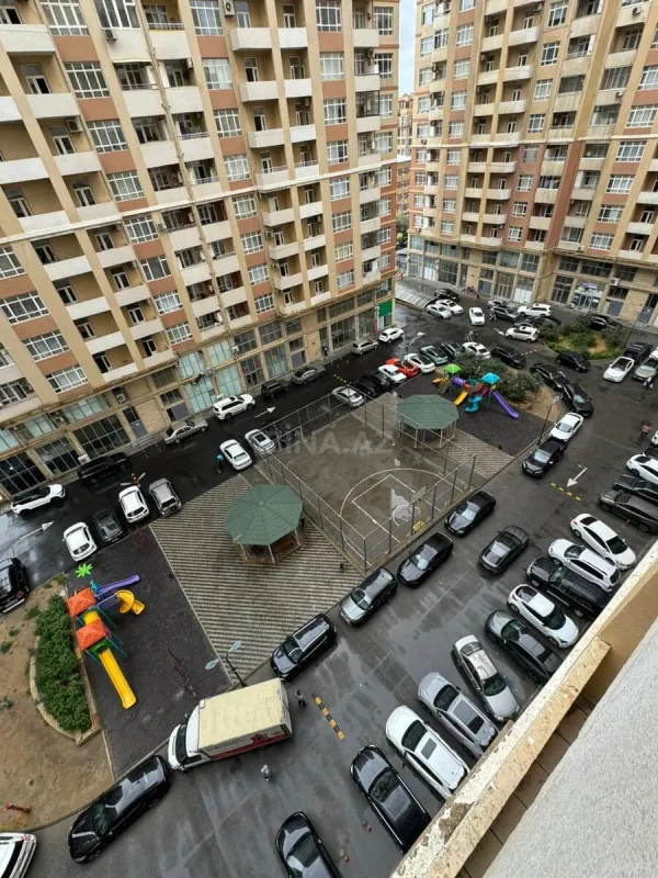 Kirayə verilir 2 otaqlı mənzil 85 m²