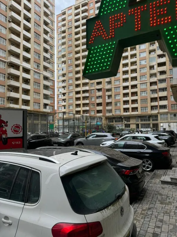 Kirayə verilir 2 otaqlı mənzil 85 m²