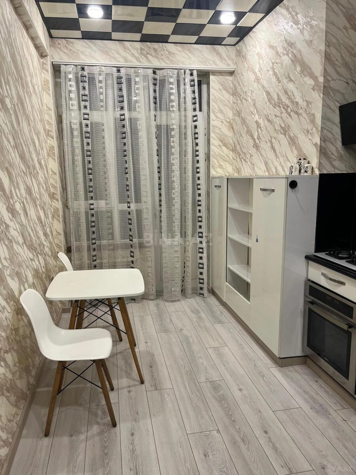 Kirayə verilir 2 otaqlı mənzil 85 m²