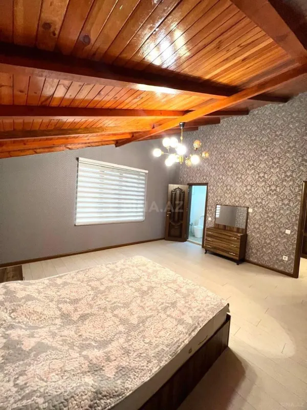 Satılır 5 otaqlı həyət evi 220 m²