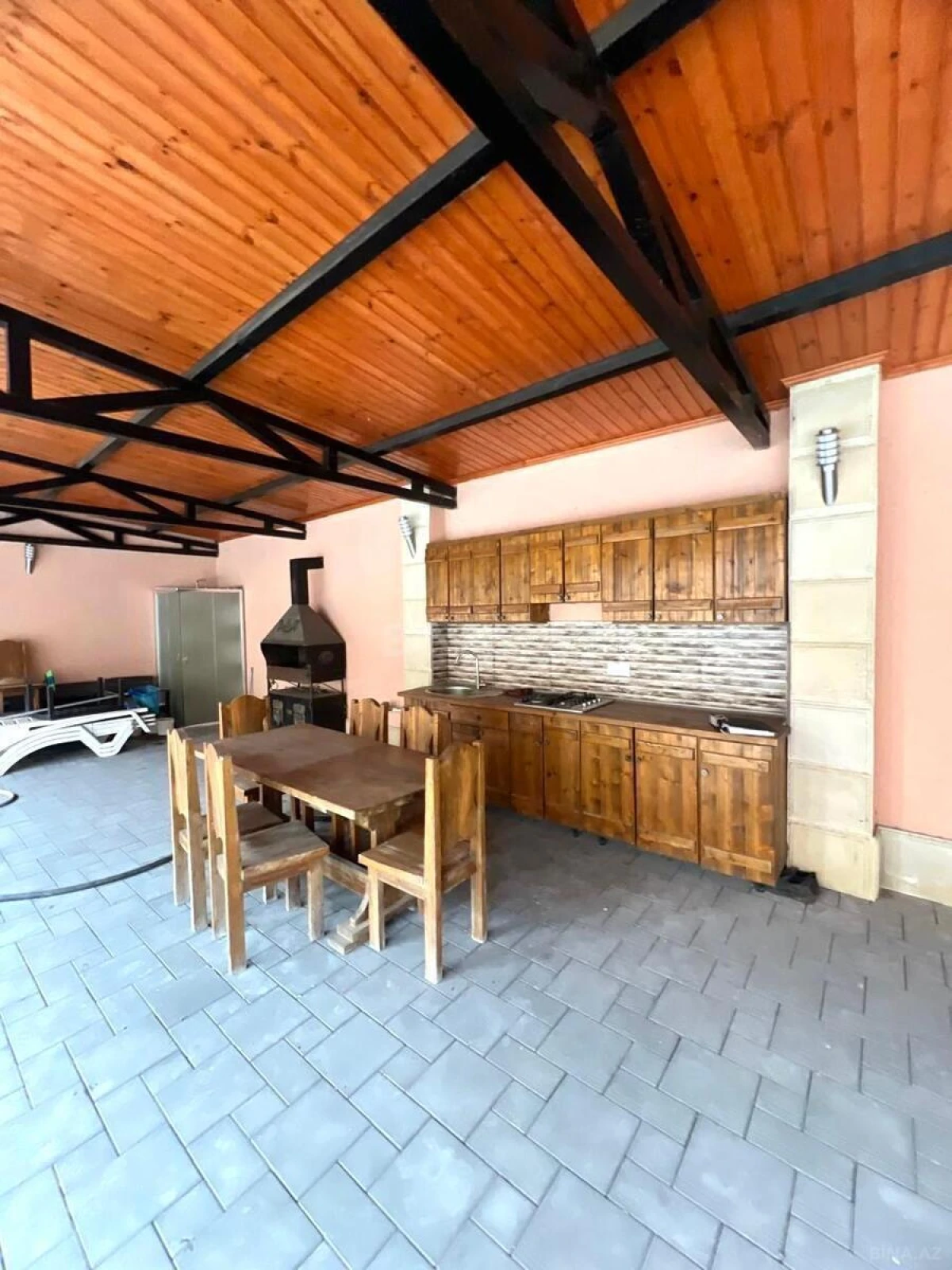 Satılır 5 otaqlı həyət evi 220 m²