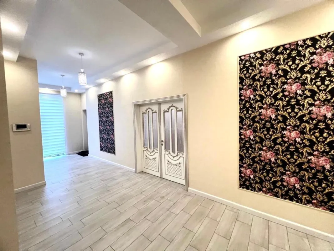 Satılır 5 otaqlı həyət evi 220 m²