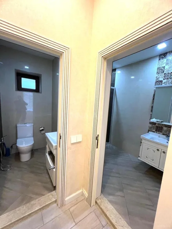 Satılır 5 otaqlı həyət evi 220 m²