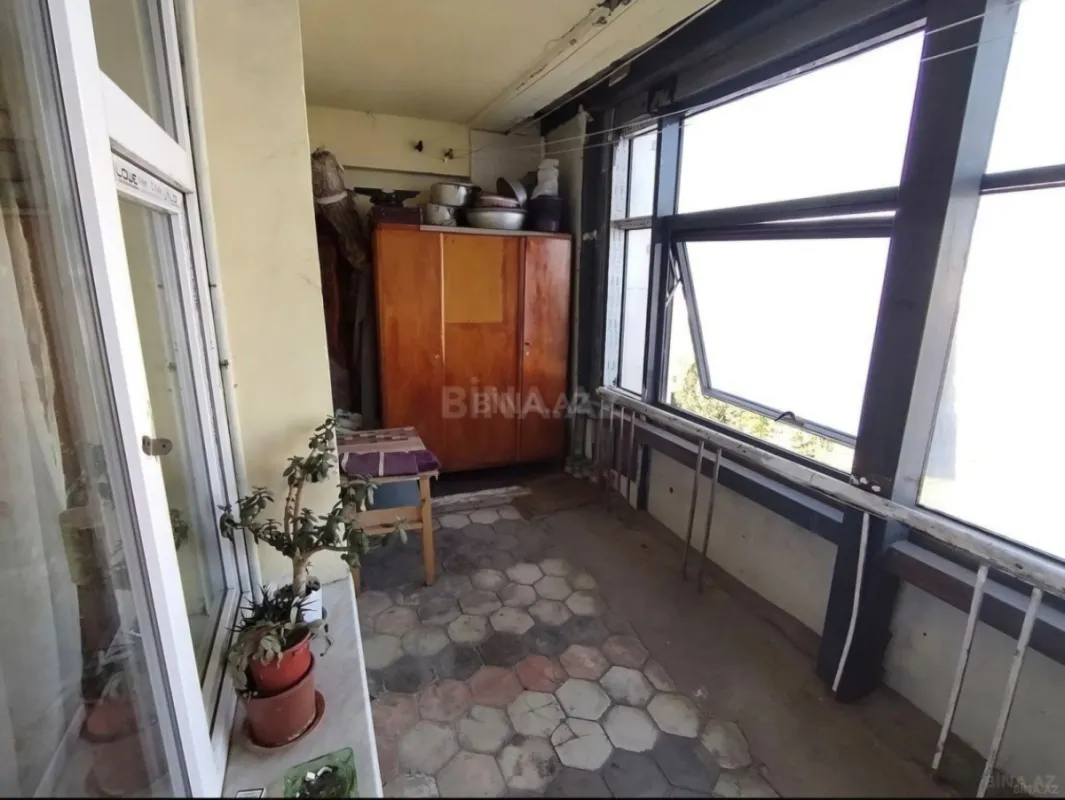 Satılır 4 otaqlı mənzil 110 m²