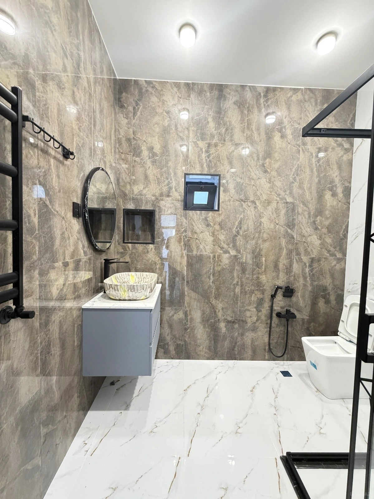 Satılır 4 otaqlı həyət evi 140 m²