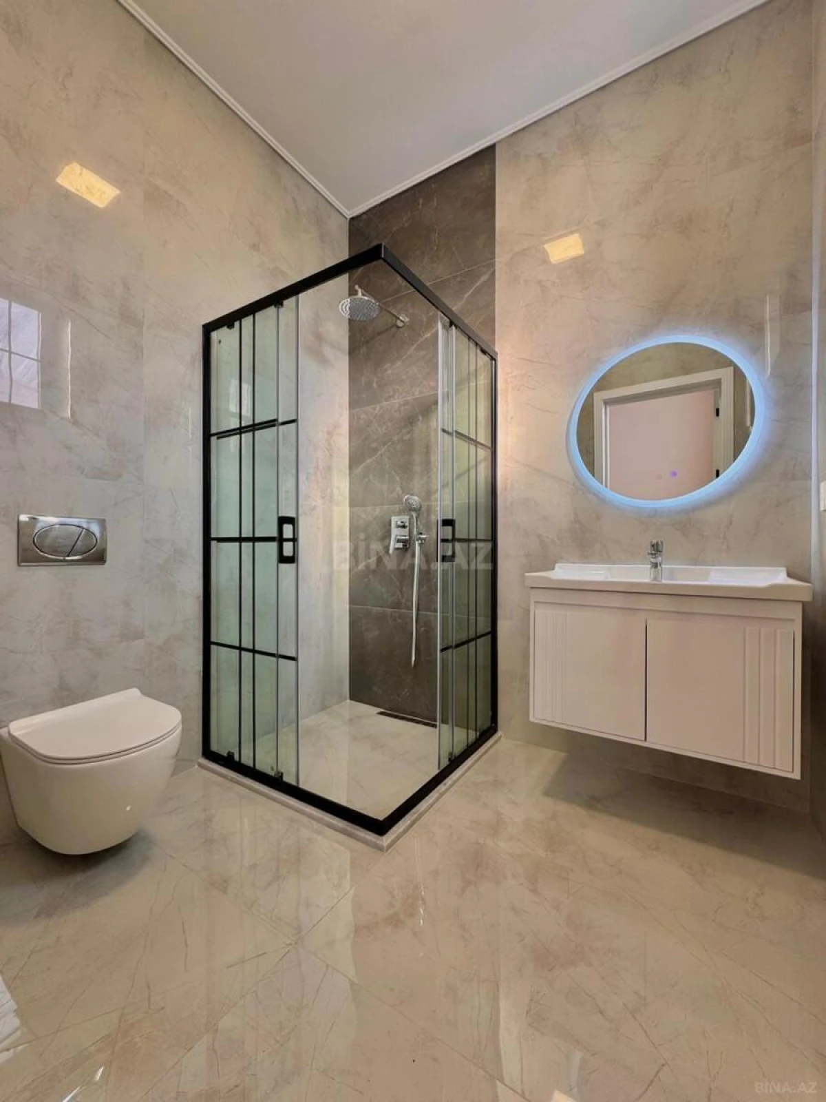 Satılır 5 otaqlı həyət evi 250 m²