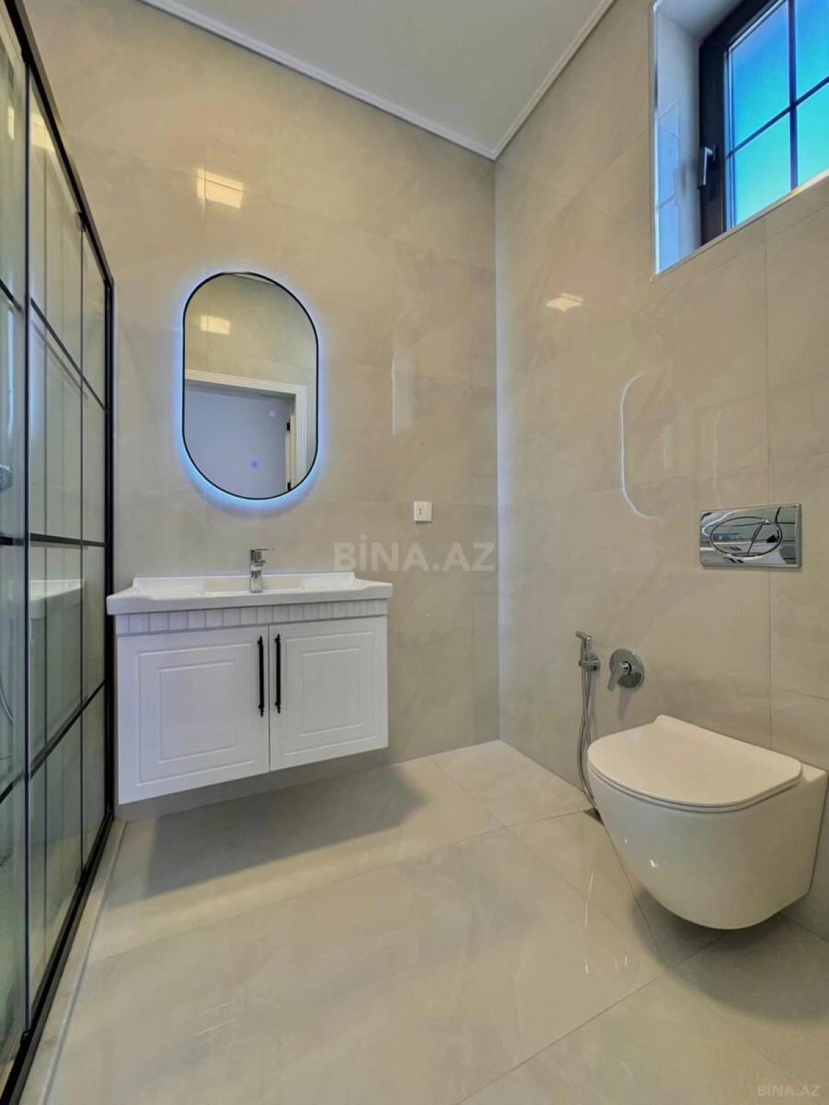 Satılır 5 otaqlı həyət evi 250 m²