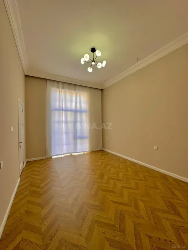 Satılır 5 otaqlı həyət evi 250 m²