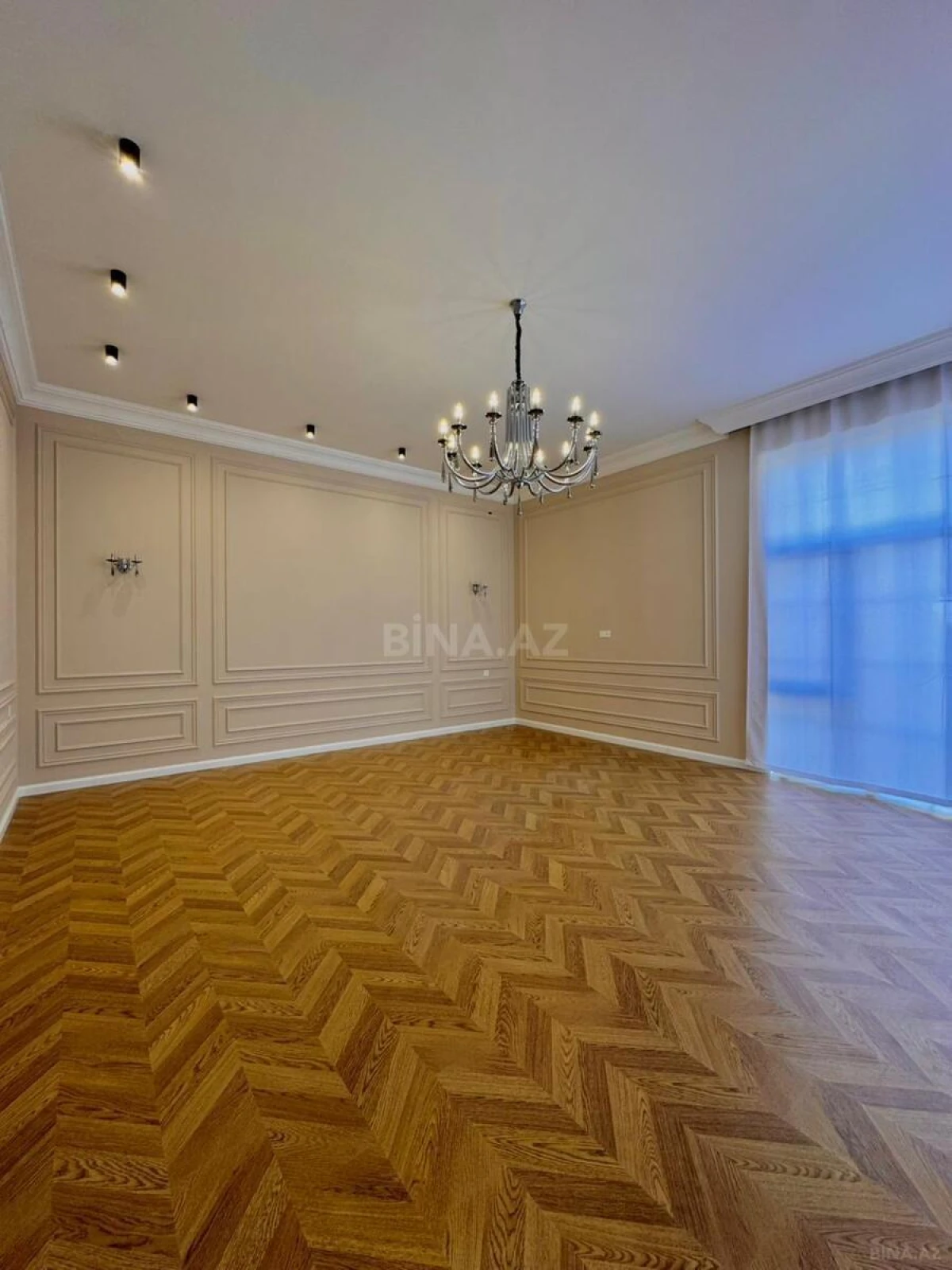 Satılır 5 otaqlı həyət evi 250 m²