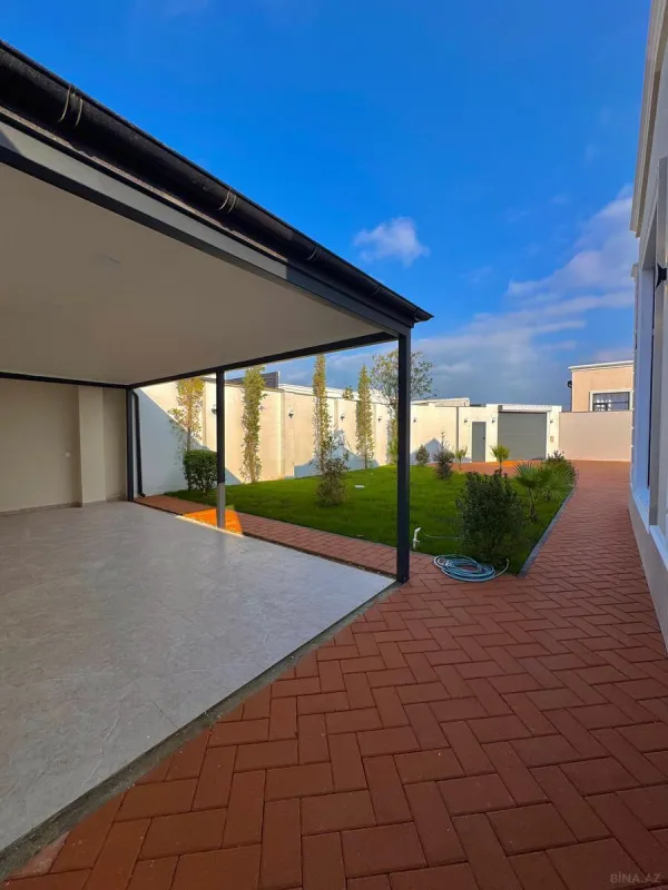Satılır 5 otaqlı həyət evi 250 m²