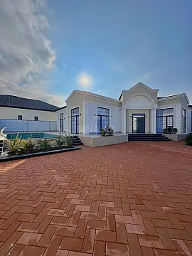 Satılır 5 otaqlı həyət evi 250 m²