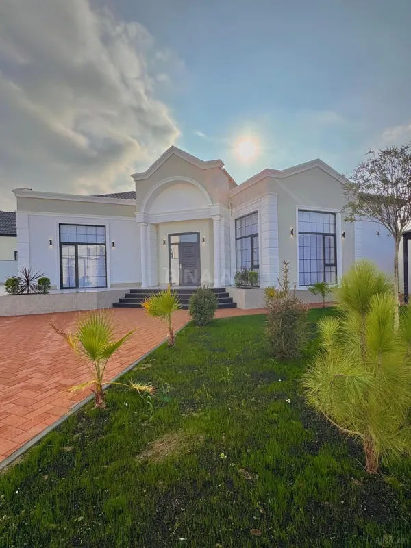 Satılır 5 otaqlı həyət evi 250 m²