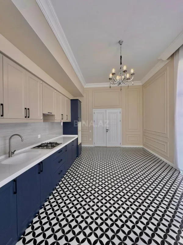 Satılır 5 otaqlı həyət evi 250 m²