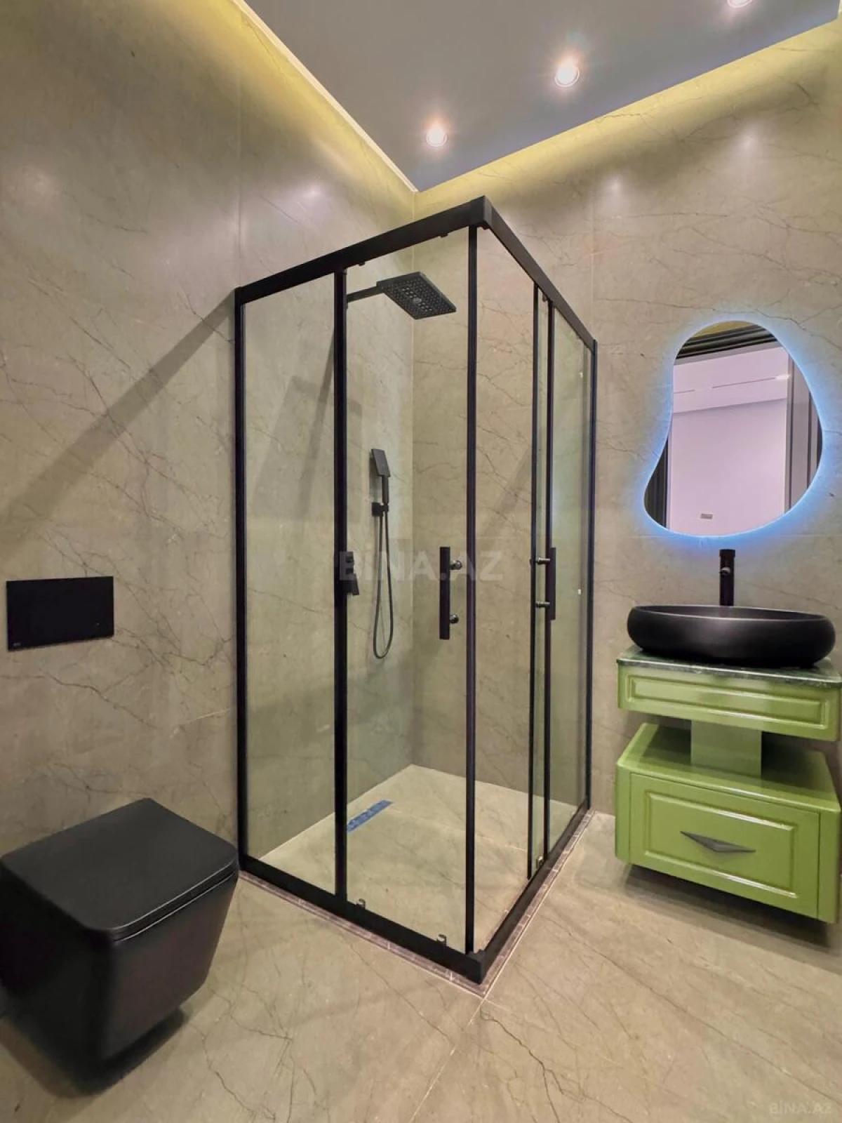 Satılır 5 otaqlı həyət evi 250 m²