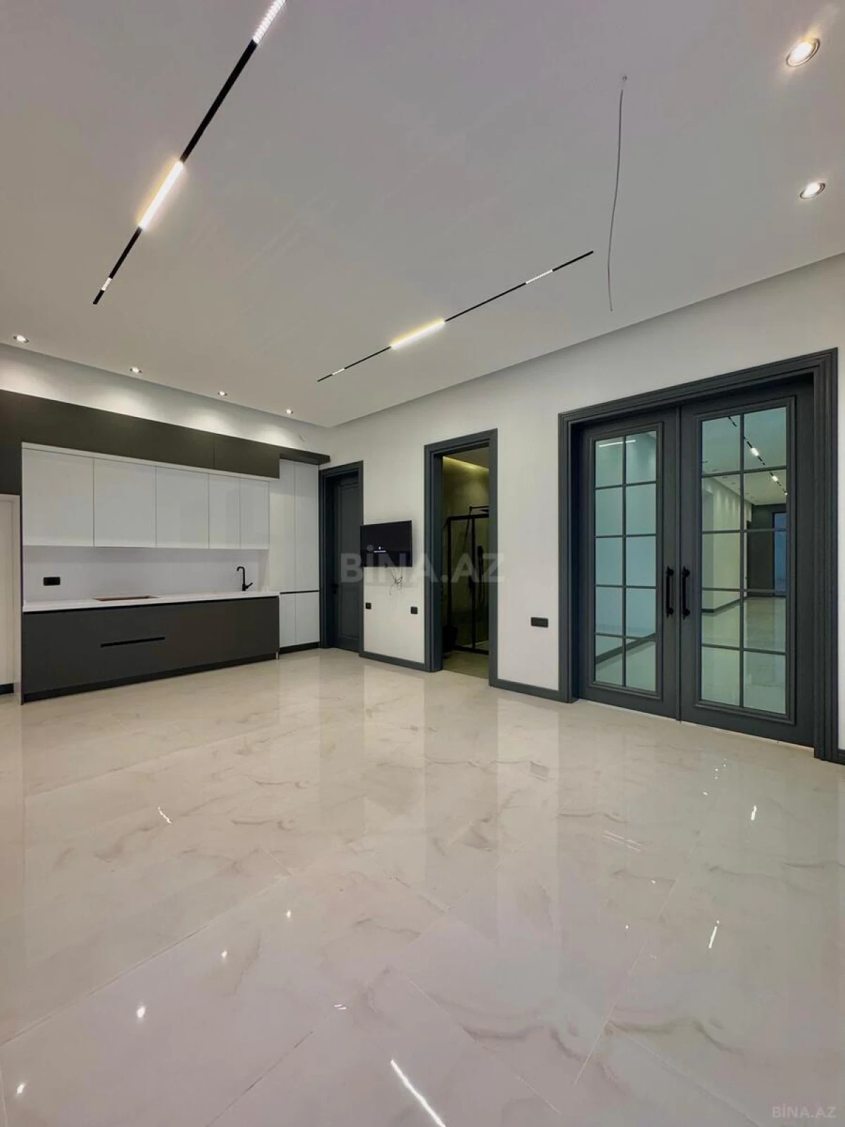 Satılır 5 otaqlı həyət evi 250 m²