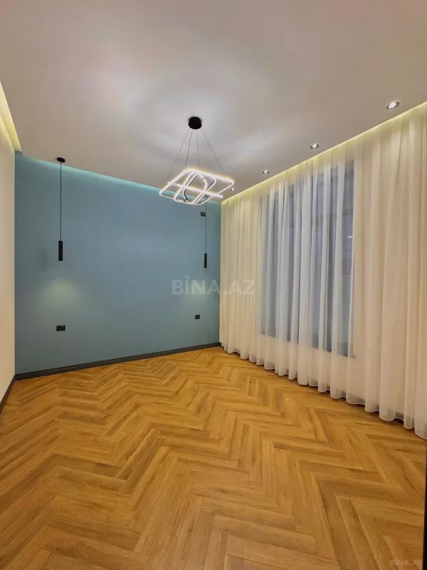 Satılır 5 otaqlı həyət evi 250 m²