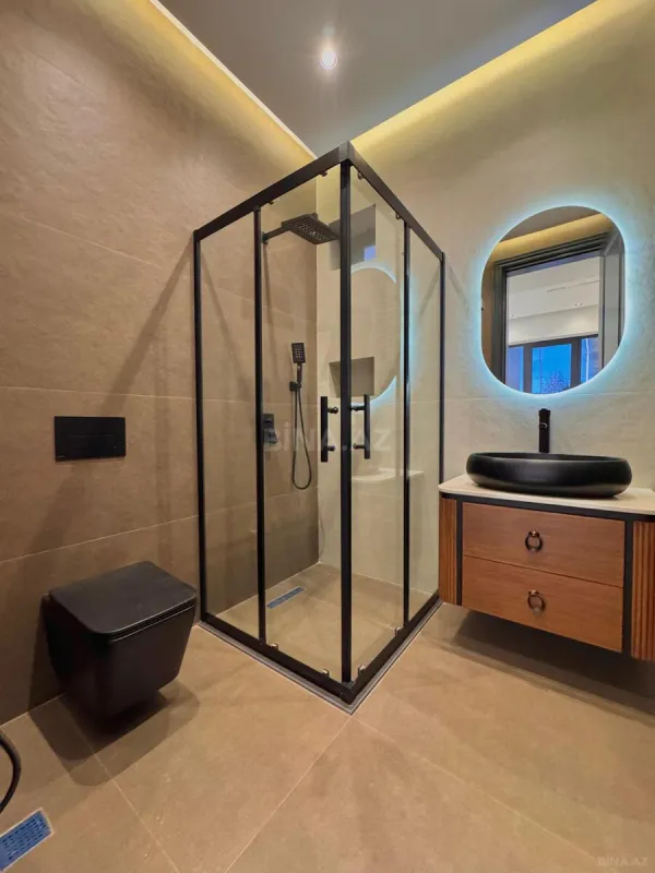 Satılır 5 otaqlı həyət evi 250 m²