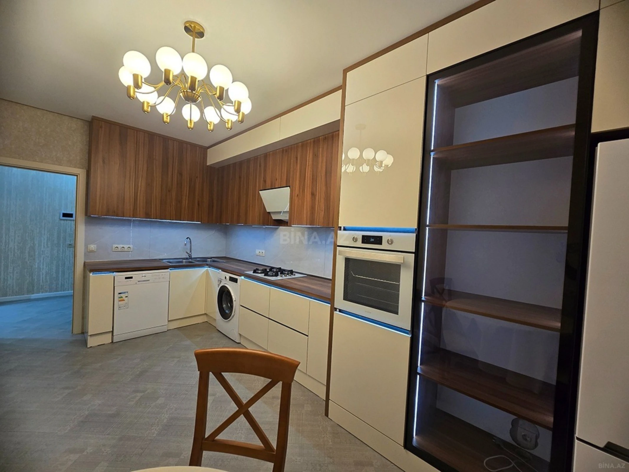 Kirayə verilir 3 otaqlı mənzil 120 m²