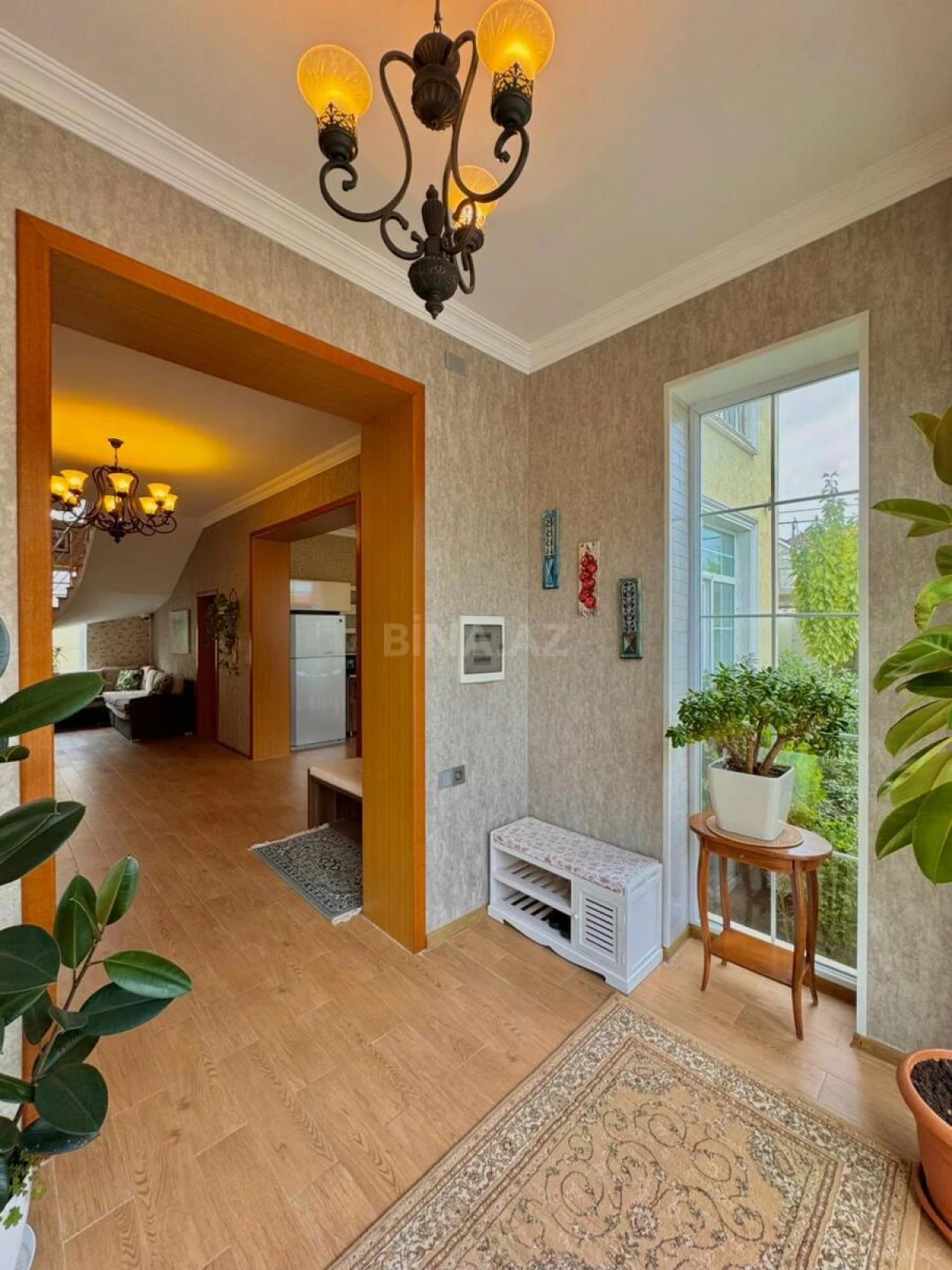 Satılır 5 otaqlı həyət evi 220 m²