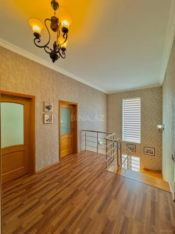 Satılır 5 otaqlı həyət evi 220 m²