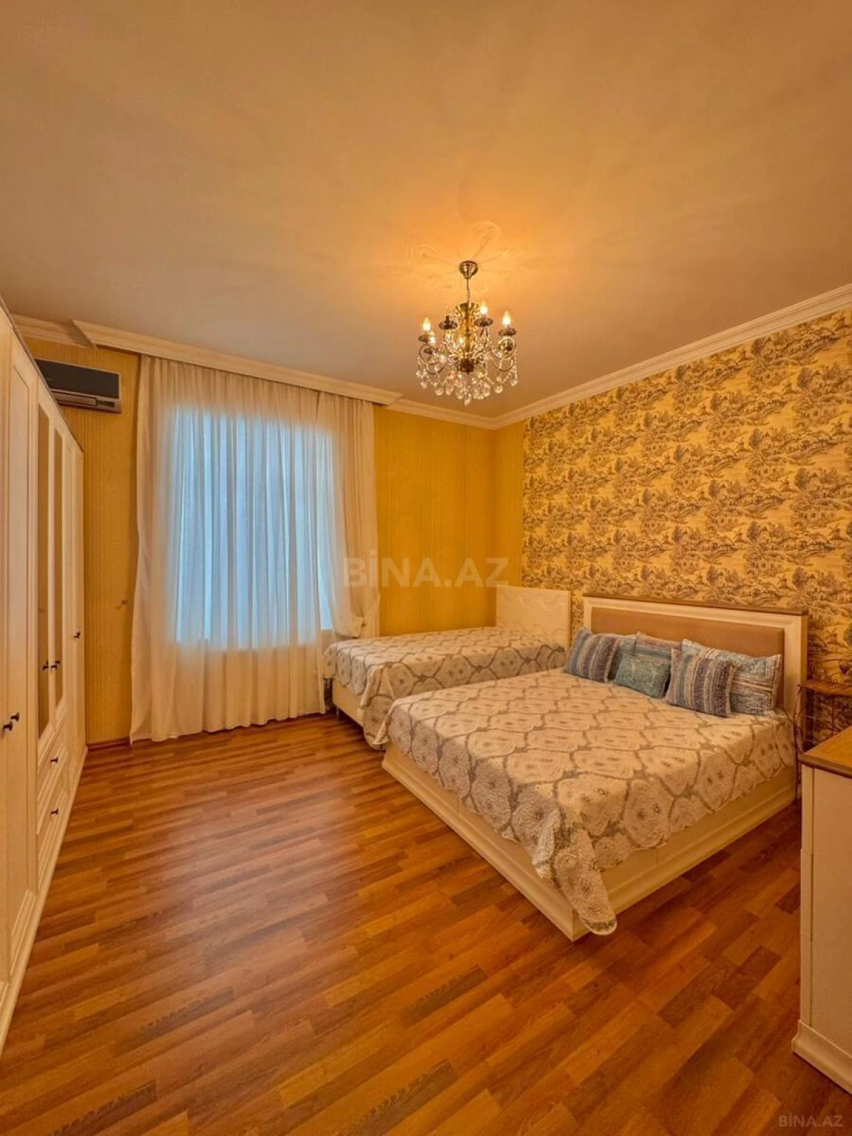 Satılır 5 otaqlı həyət evi 220 m²