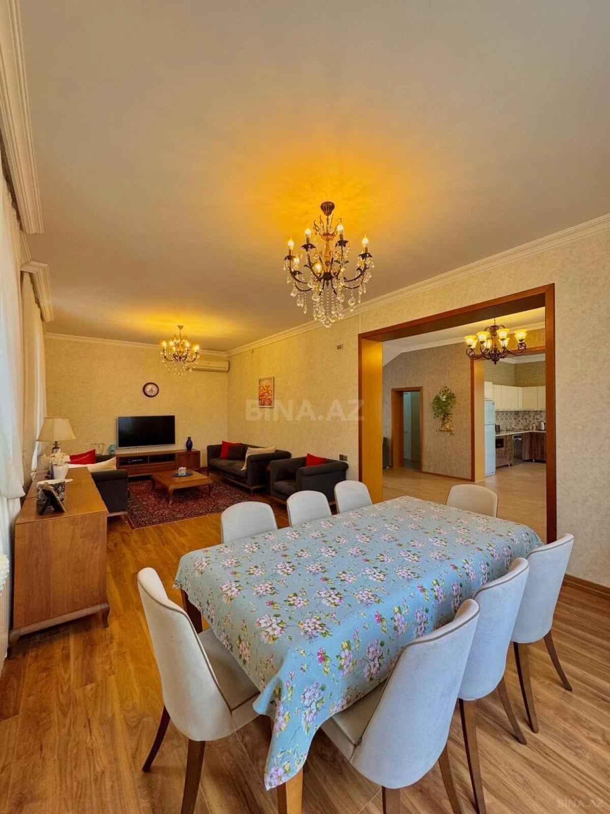 Satılır 5 otaqlı həyət evi 220 m²