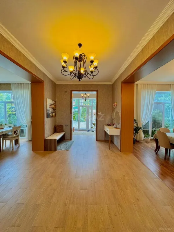 Satılır 5 otaqlı həyət evi 220 m²