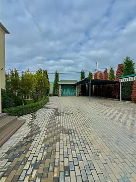 Satılır 5 otaqlı həyət evi 220 m²