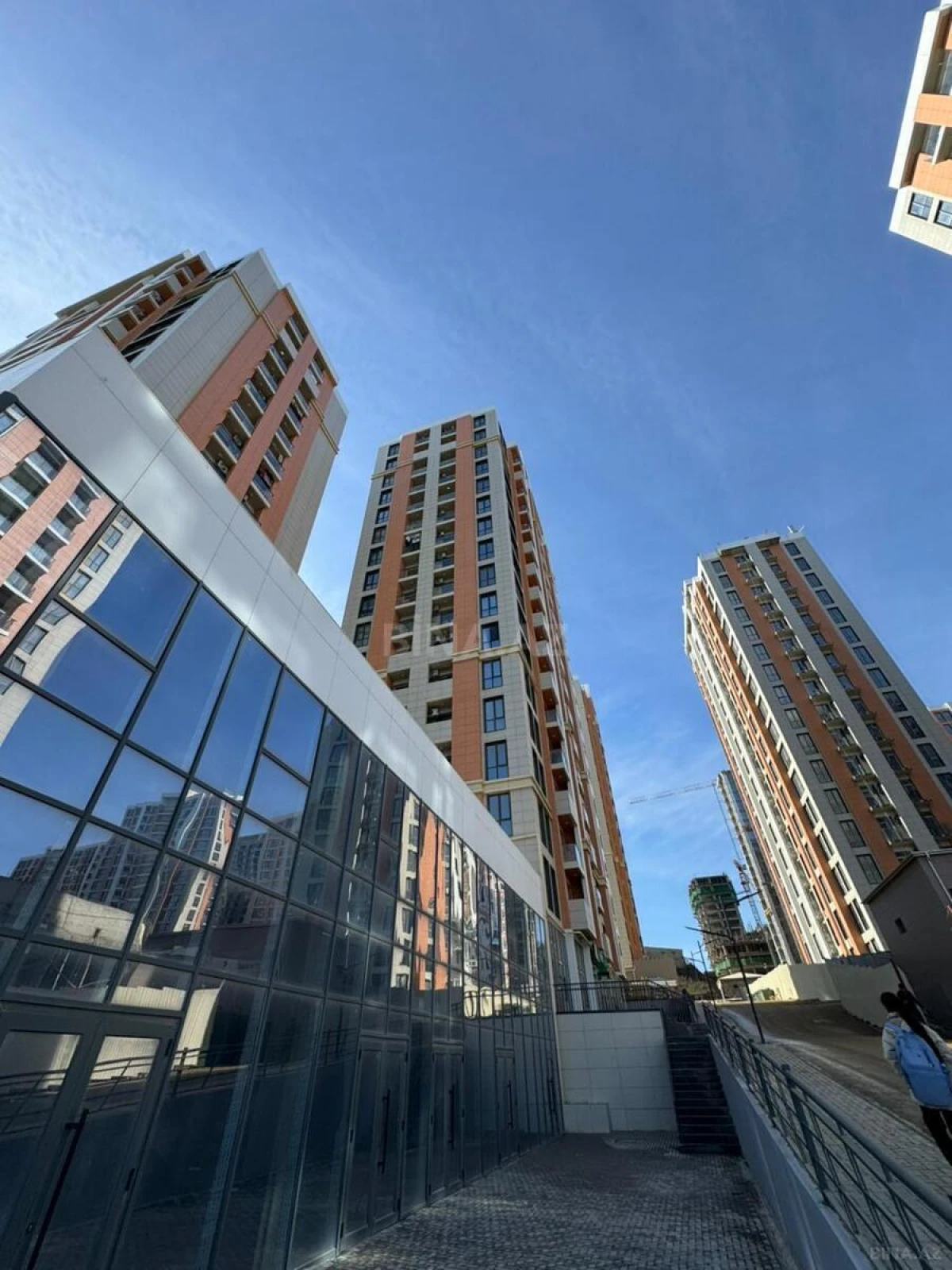 Satılır 2 otaqlı mənzil 56 m²