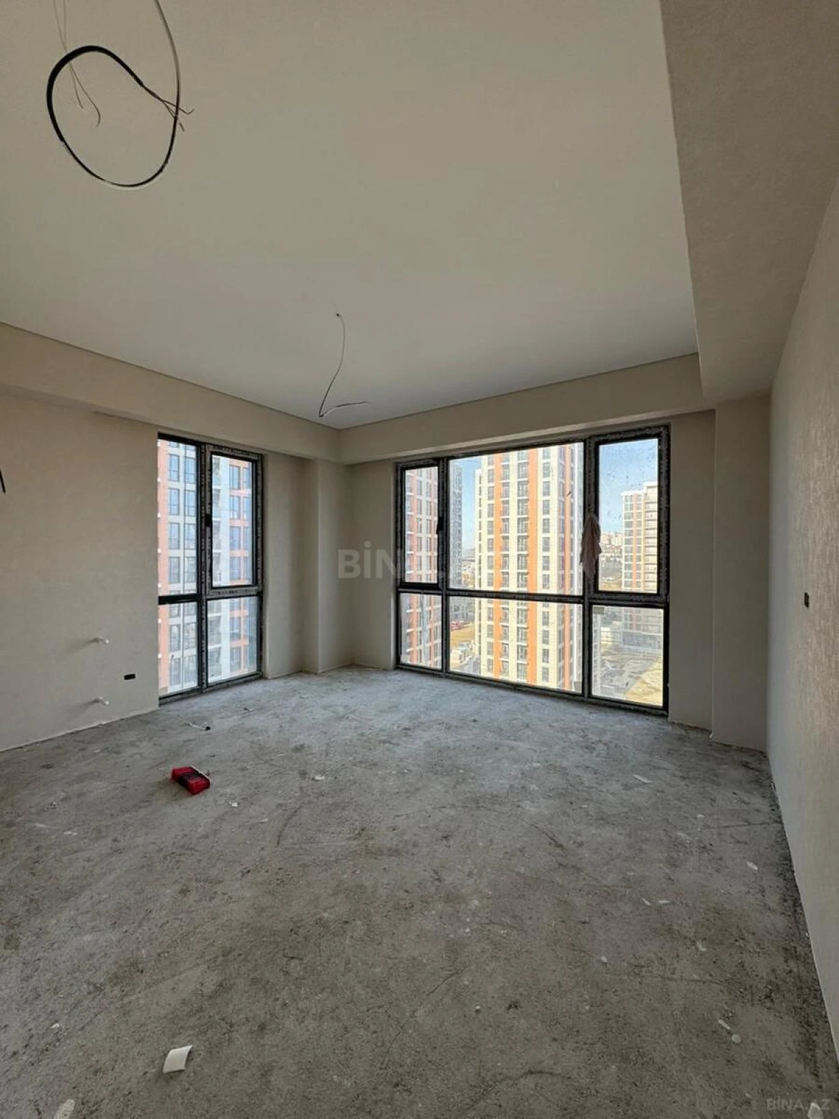 Satılır 2 otaqlı mənzil 56.7 m²