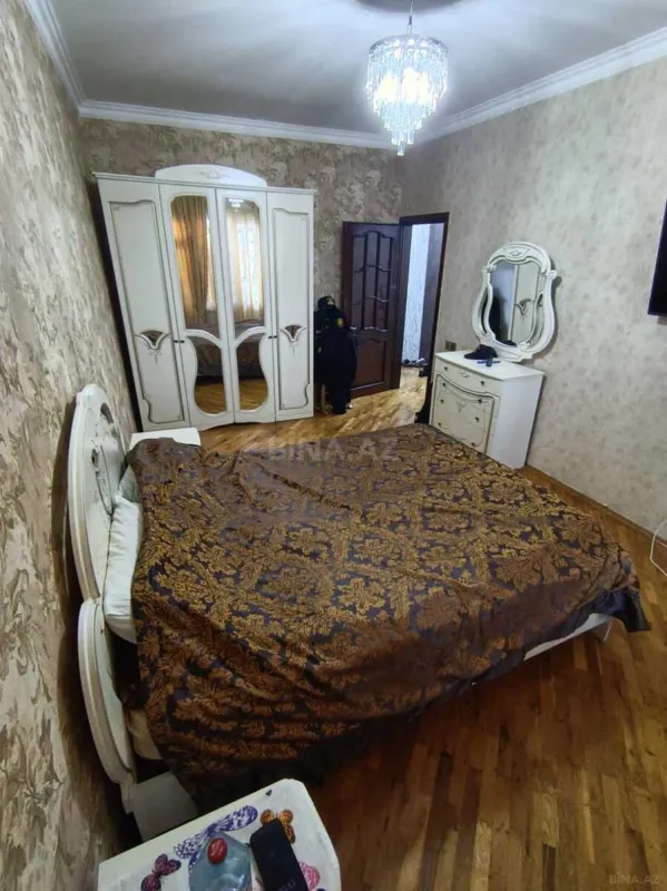 Satılır 4 otaqlı mənzil 110 m²