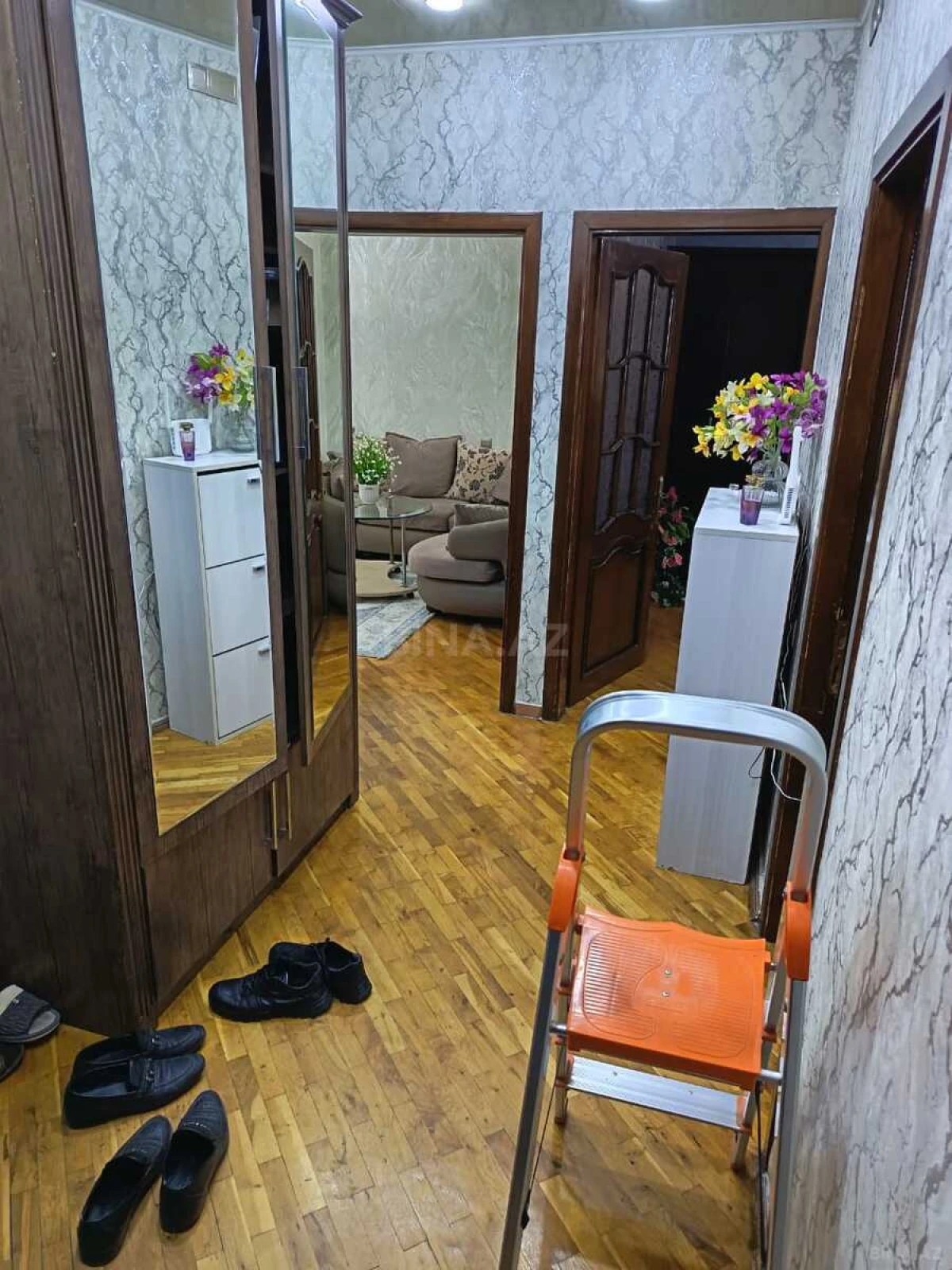 Satılır 4 otaqlı mənzil 110 m²