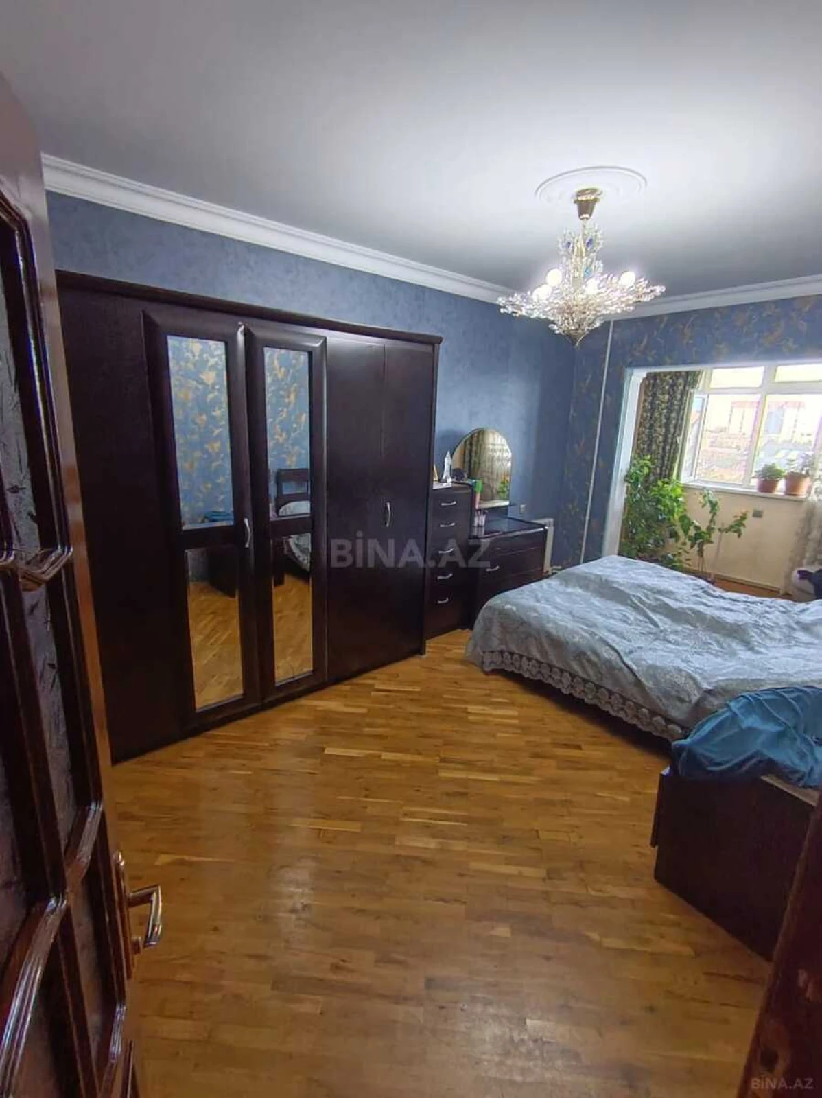 Satılır 4 otaqlı mənzil 110 m²