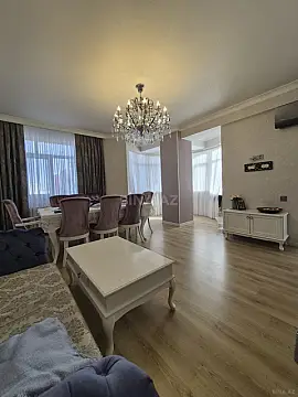 Satılır 3 otaqlı mənzil 125 m²