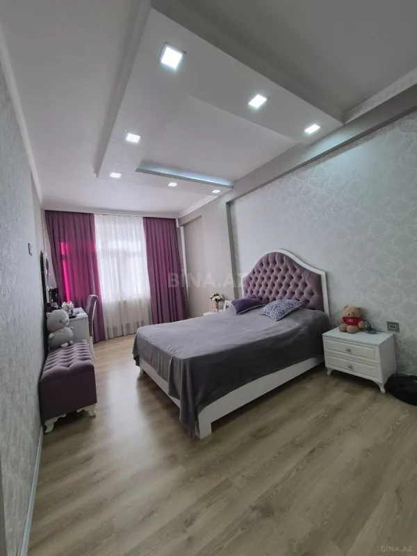 Satılır 3 otaqlı mənzil 125 m²