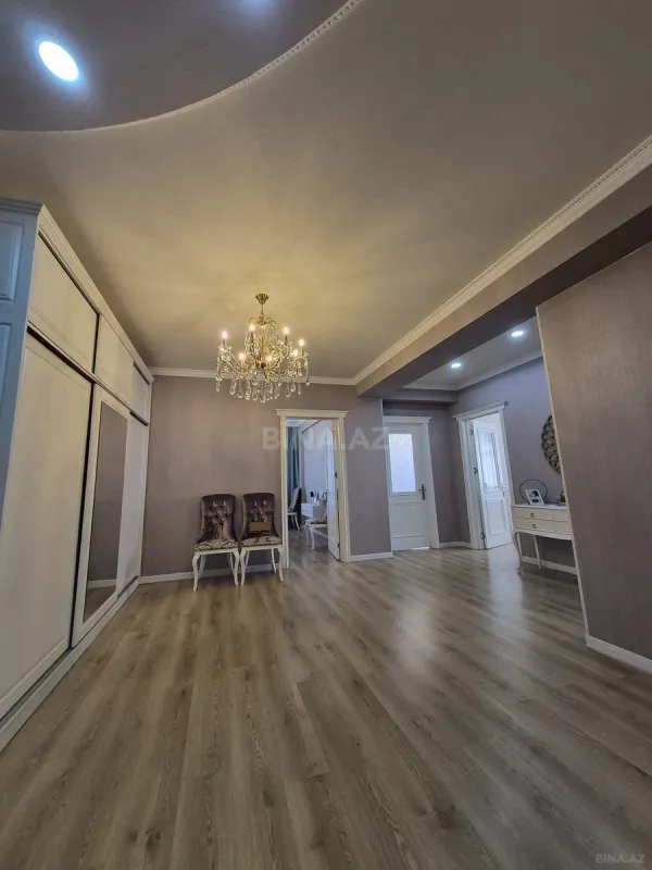 Satılır 3 otaqlı mənzil 125 m²