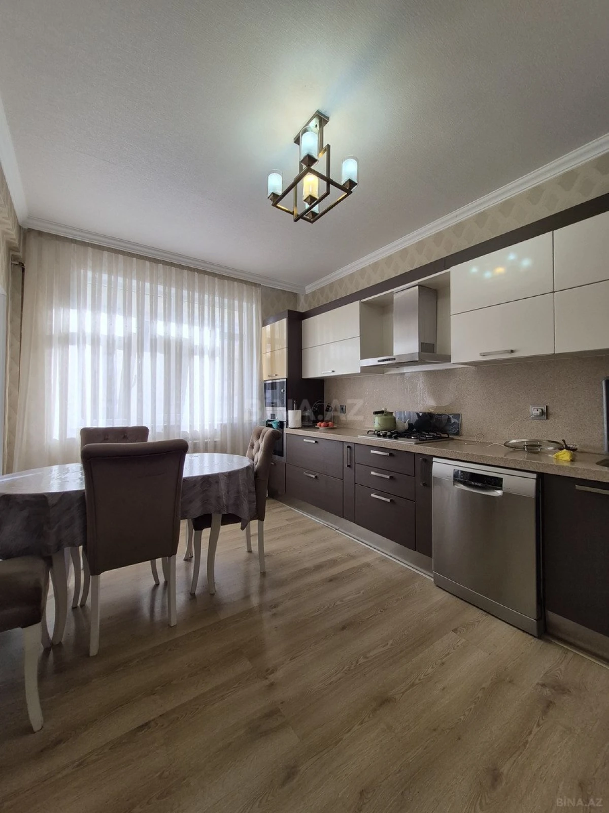 Satılır 3 otaqlı mənzil 125 m²