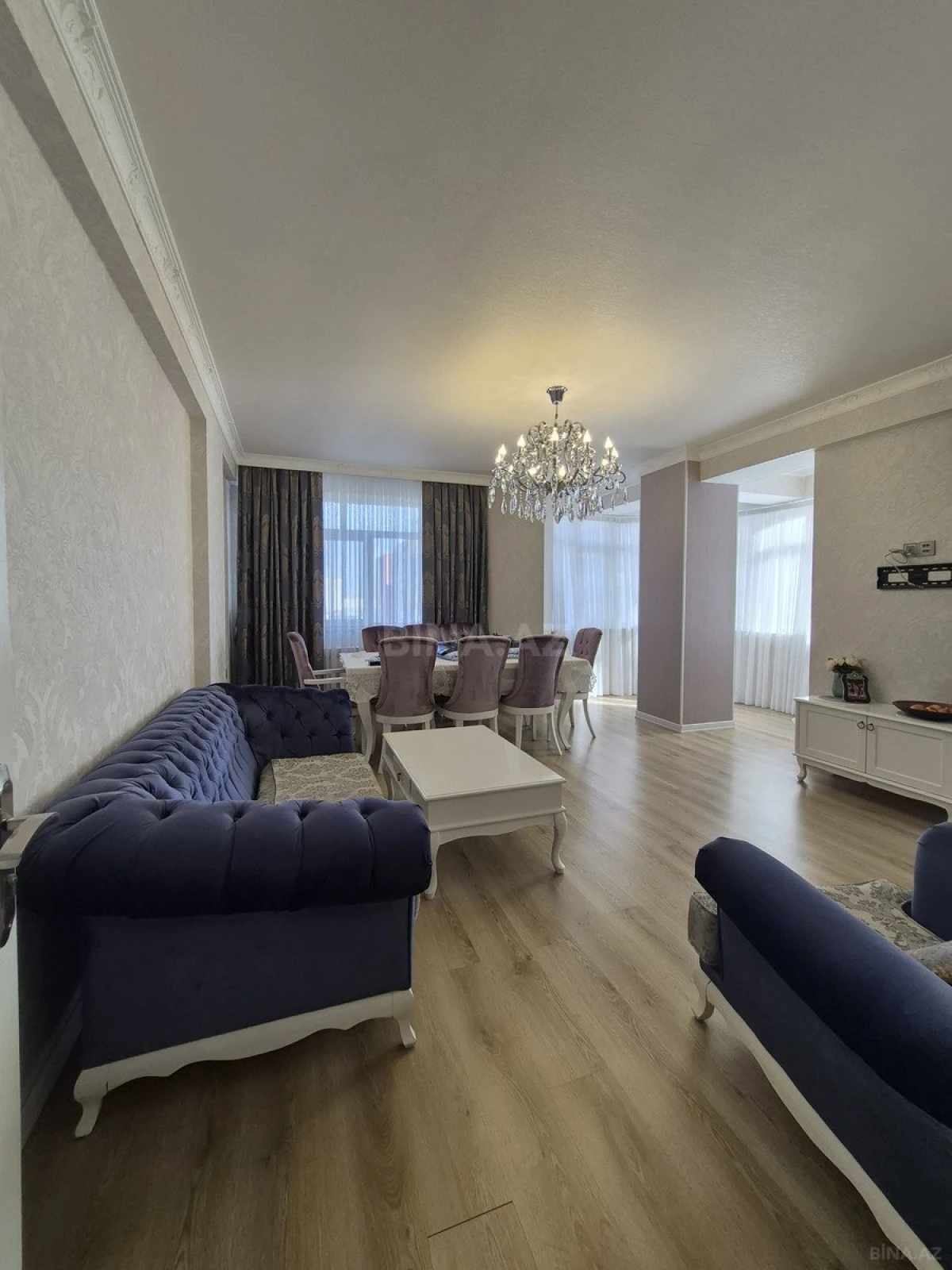 Satılır 3 otaqlı mənzil 125 m²