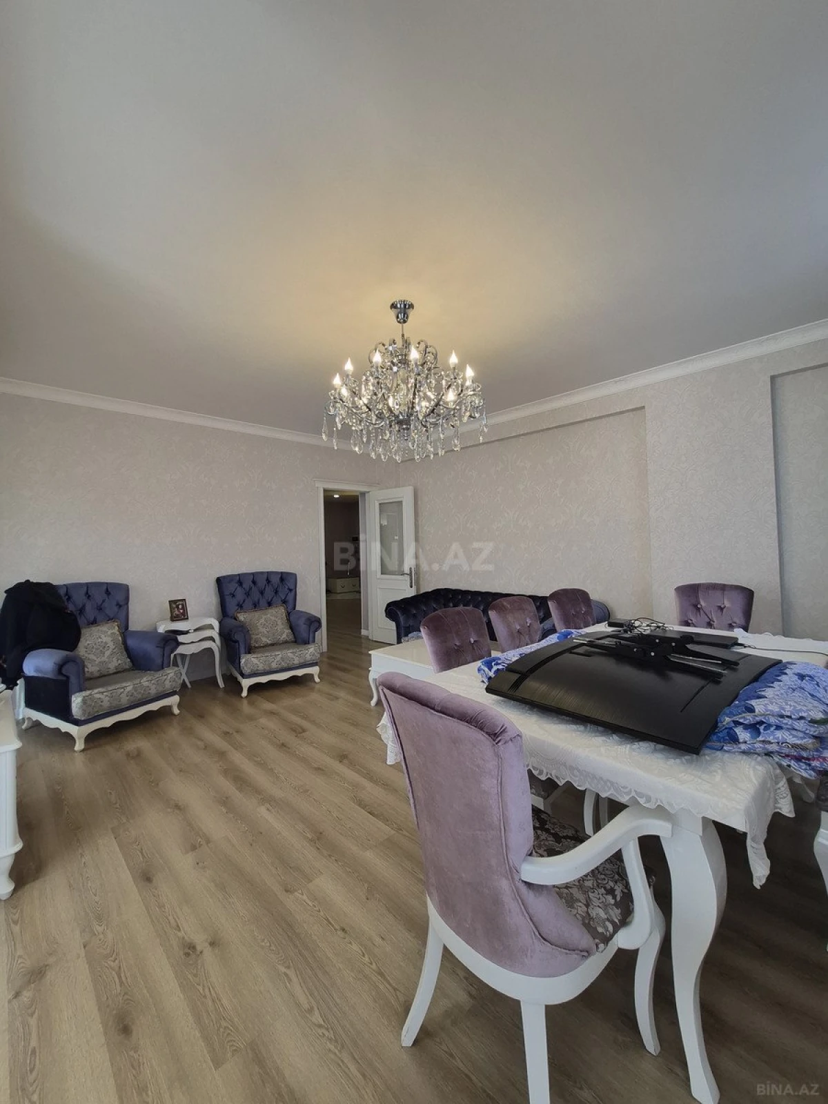 Satılır 3 otaqlı mənzil 125 m²