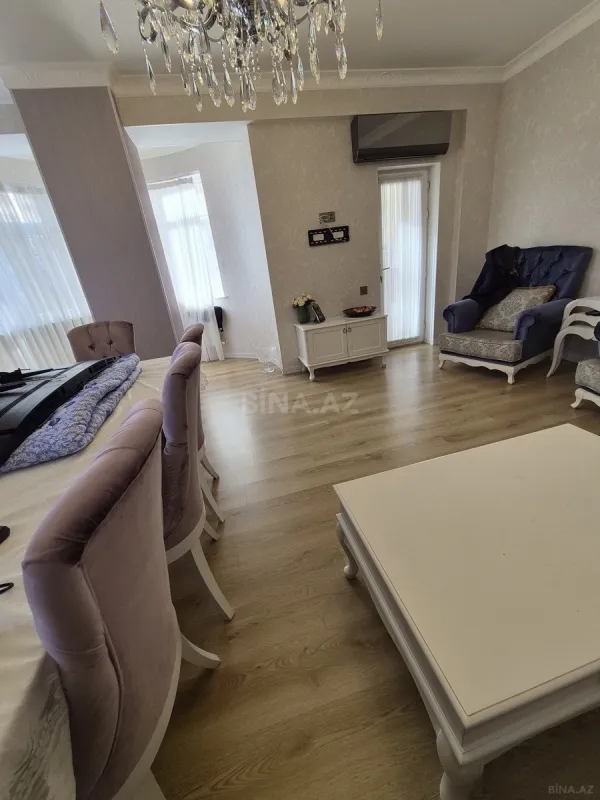 Satılır 3 otaqlı mənzil 125 m²