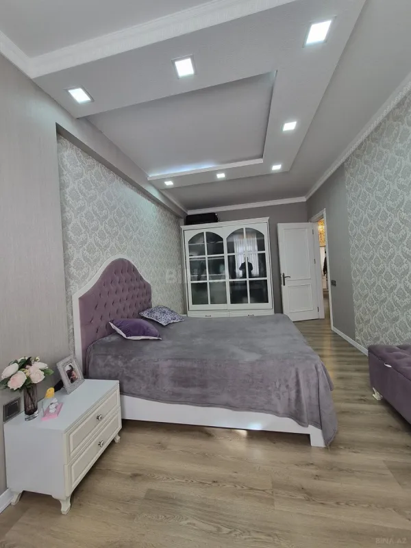 Satılır 3 otaqlı mənzil 125 m²