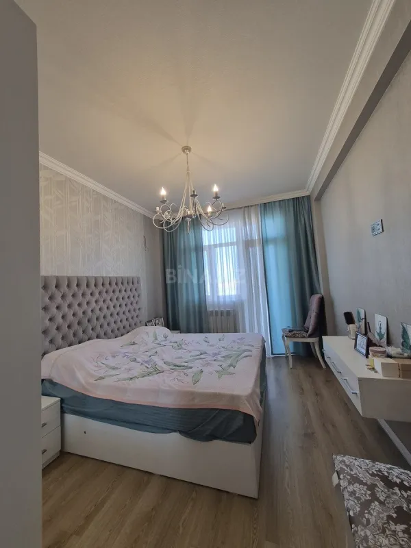 Satılır 3 otaqlı mənzil 125 m²