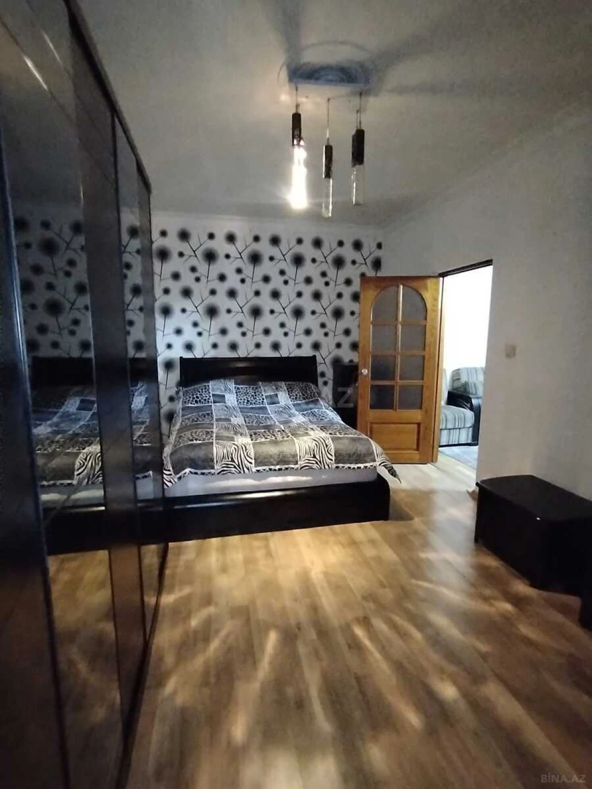Satılır 5 otaqlı mənzil 118 m²