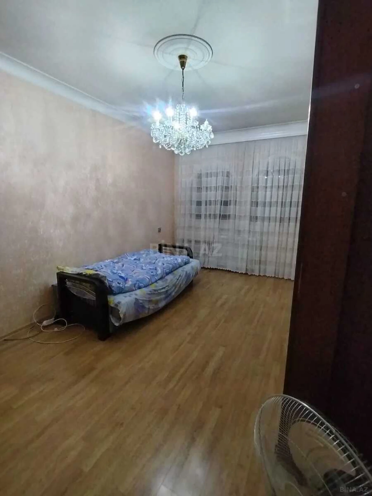 Satılır 5 otaqlı mənzil 118 m²