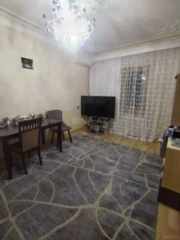 Satılır 5 otaqlı mənzil 118 m²