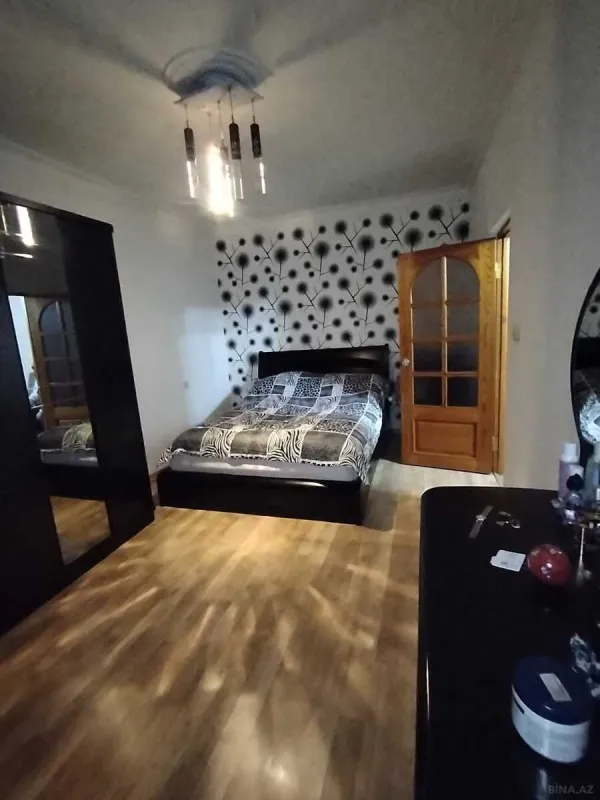 Satılır 5 otaqlı mənzil 118 m²